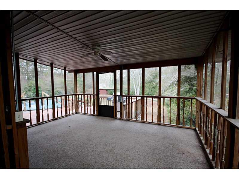 376 Third Ave, Winder, GA 30680 photo 17