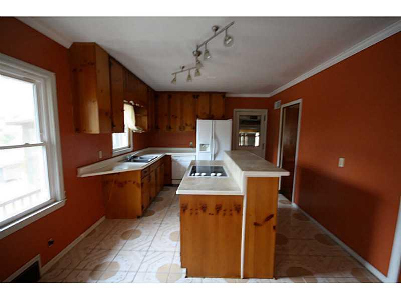 376 Third Ave, Winder, GA 30680 photo 7
