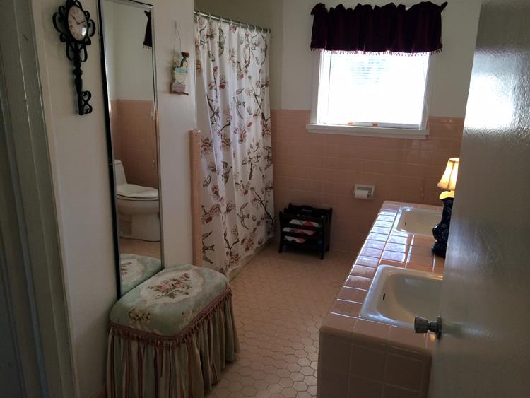 85 W Wright St, Winder, GA 30680 photo 16