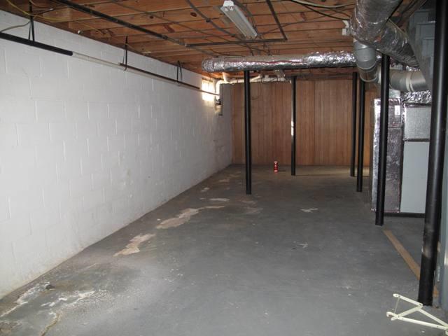 85 W Wright St, Winder, GA 30680 photo 17