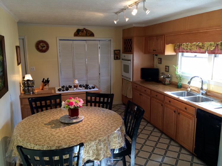 85 W Wright St, Winder, GA 30680 photo 10