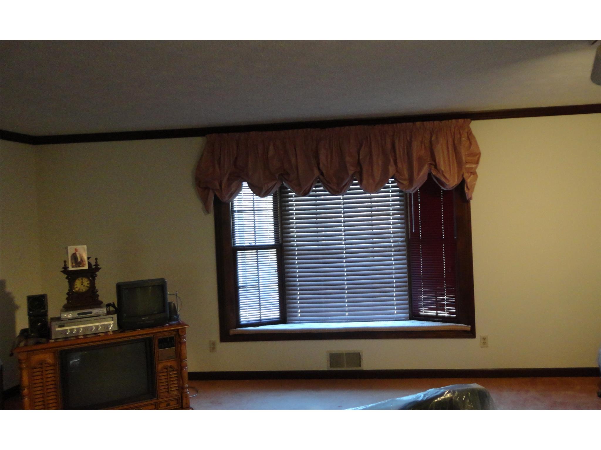 355 Lakeside Rd, Williamson, GA 30292 photo 3