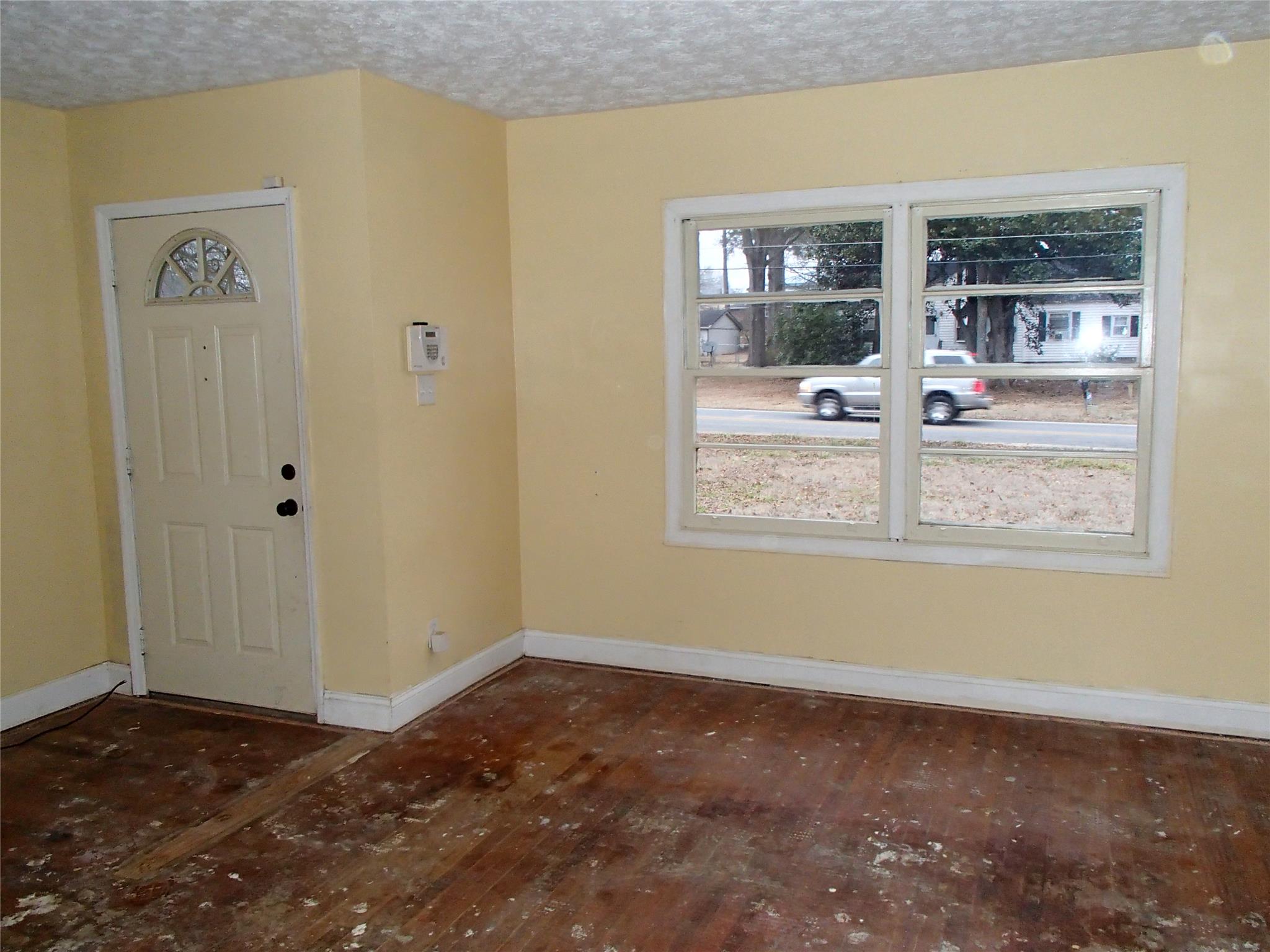 221 Glen Iris Dr, Monroe, GA 30655 photo 4