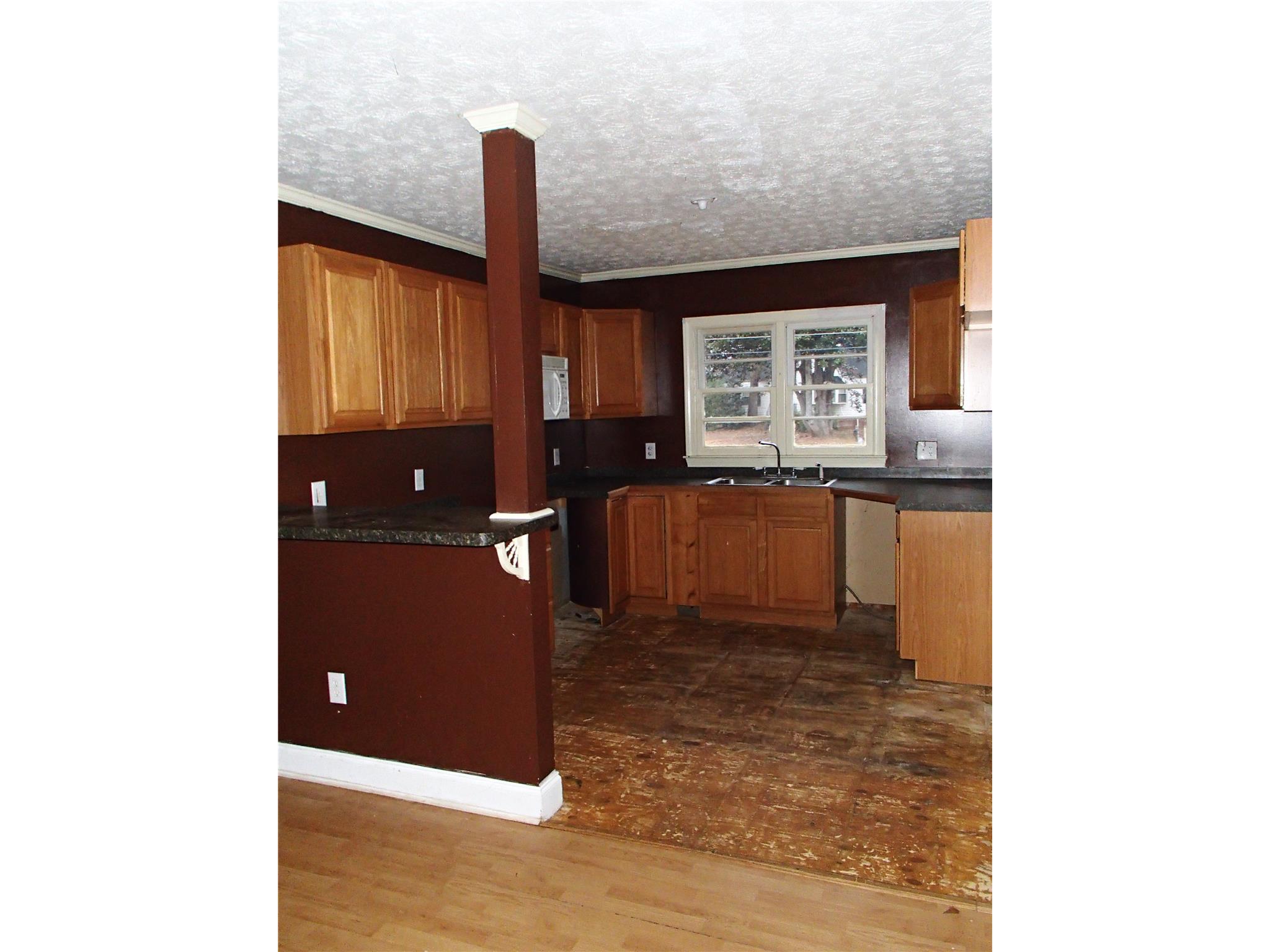 221 Glen Iris Dr, Monroe, GA 30655 photo 5