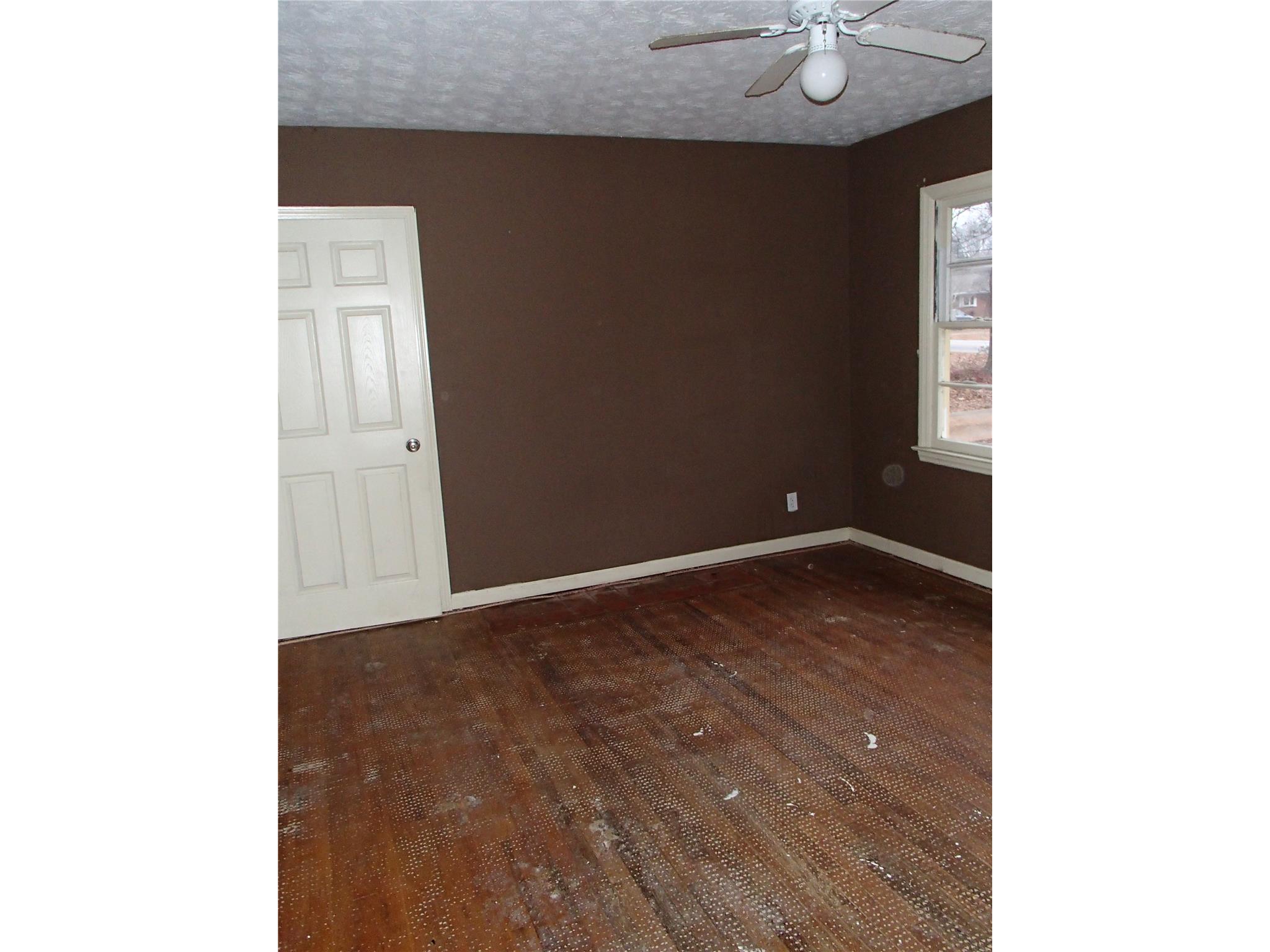 221 Glen Iris Dr, Monroe, GA 30655 photo 7