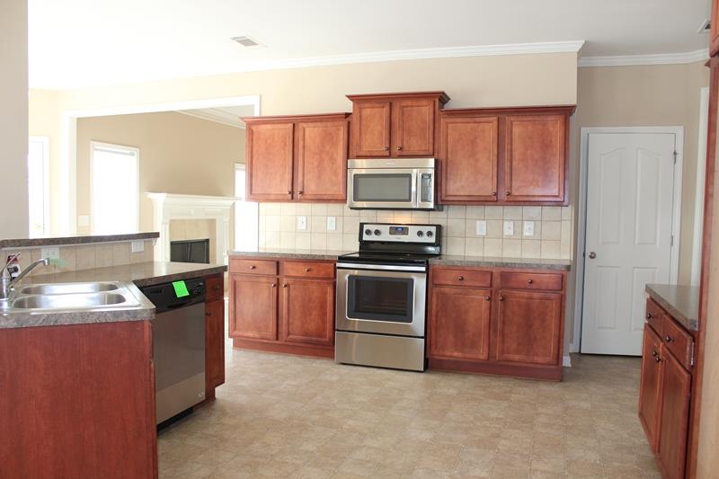 309 Junction Ct, Winder, GA 30680 photo 9