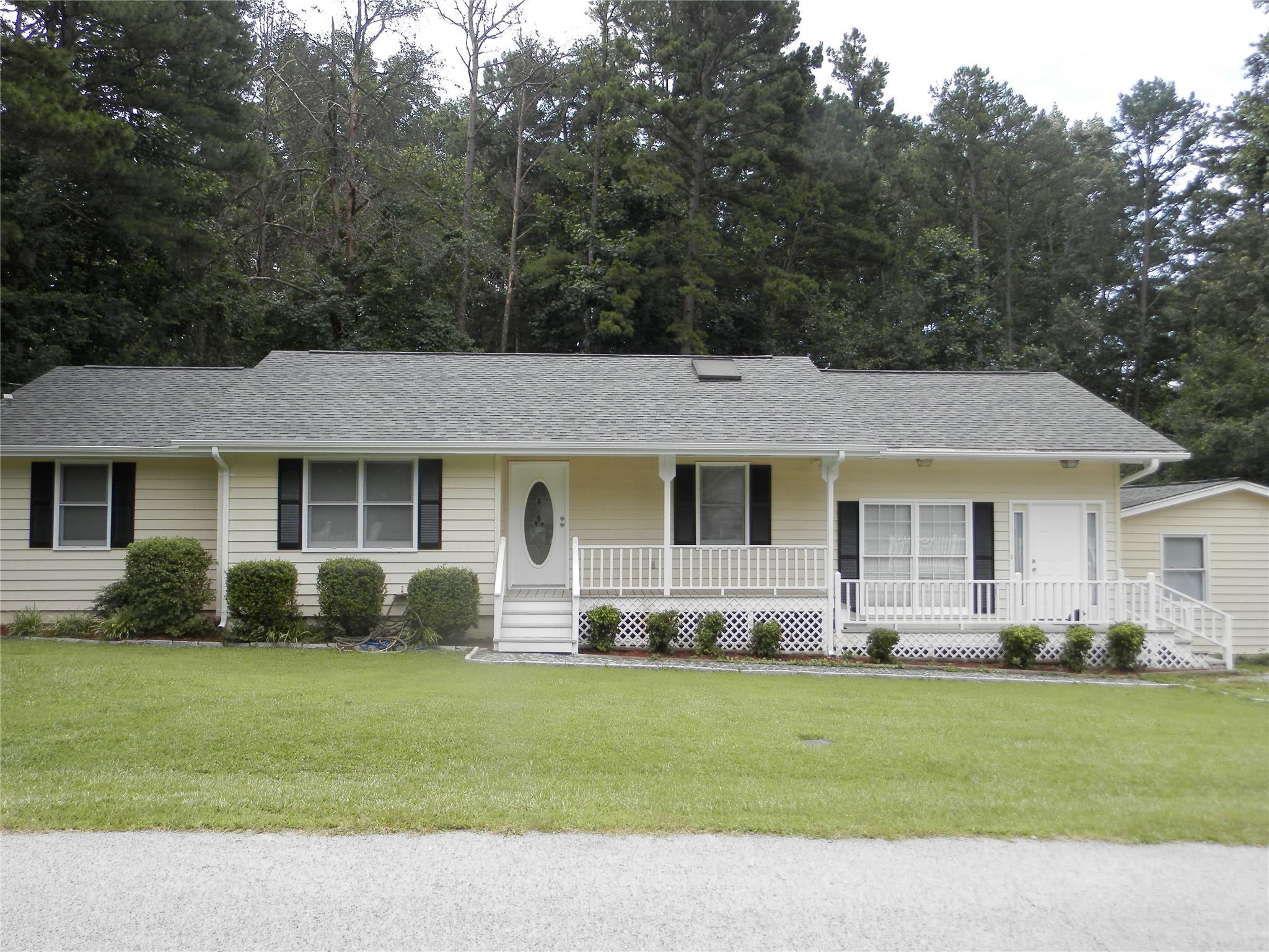 183 Hidden Lakes Dr, Toccoa, GA 30577 photo 2