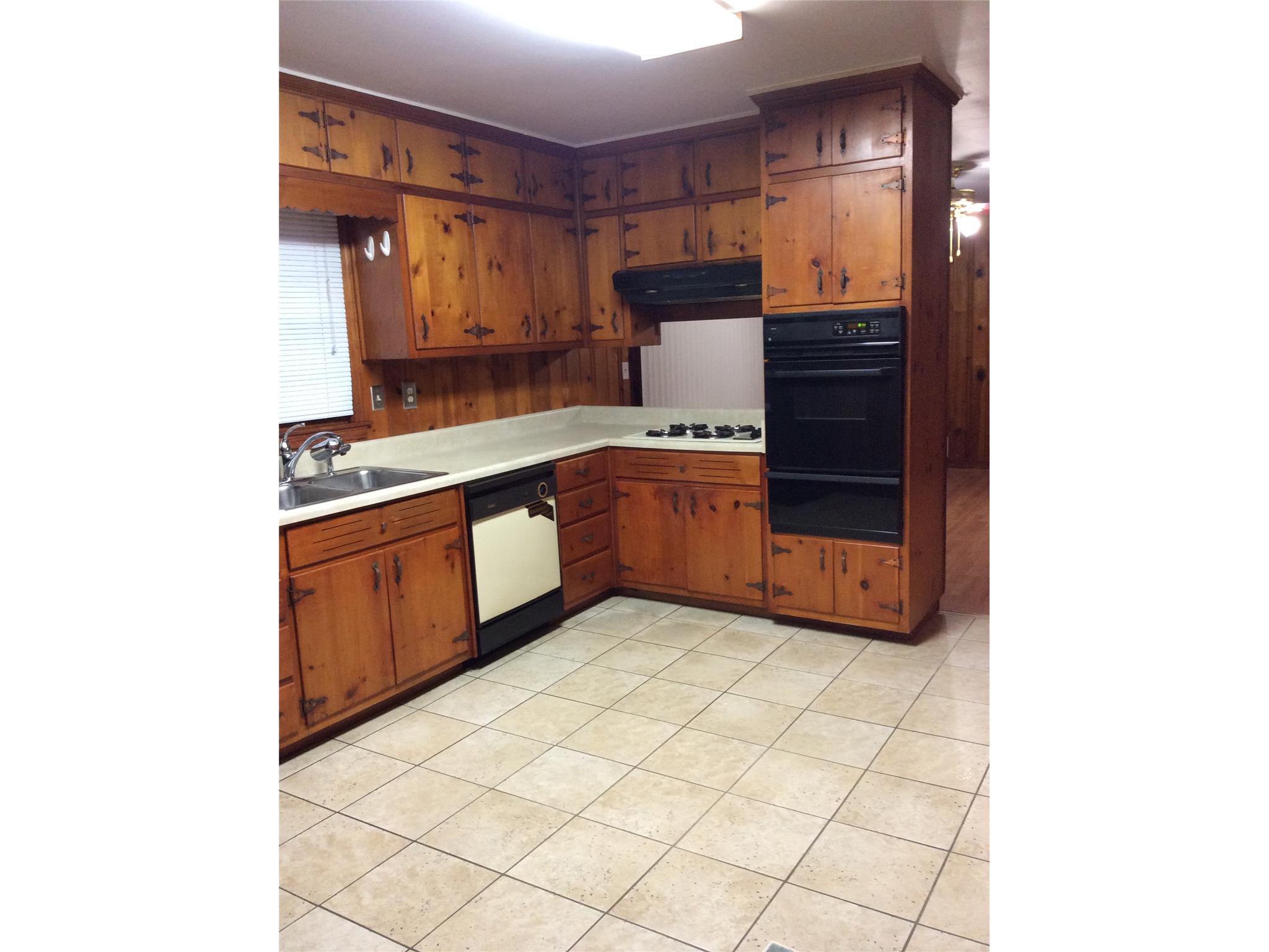 1491 Hammack Dr, Morrow, GA 30260 photo 2