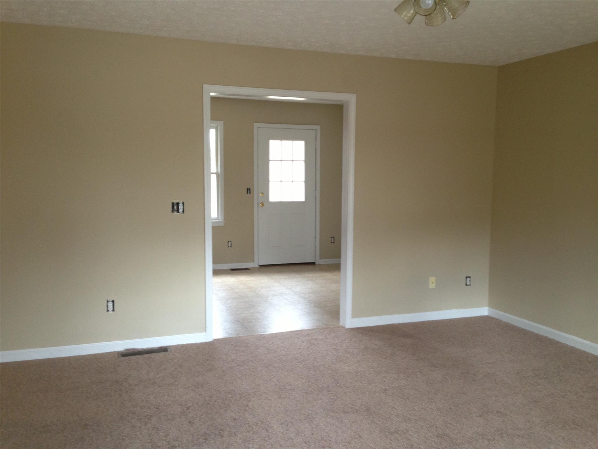 276 Nancy St, Winder, GA 30680 photo 2