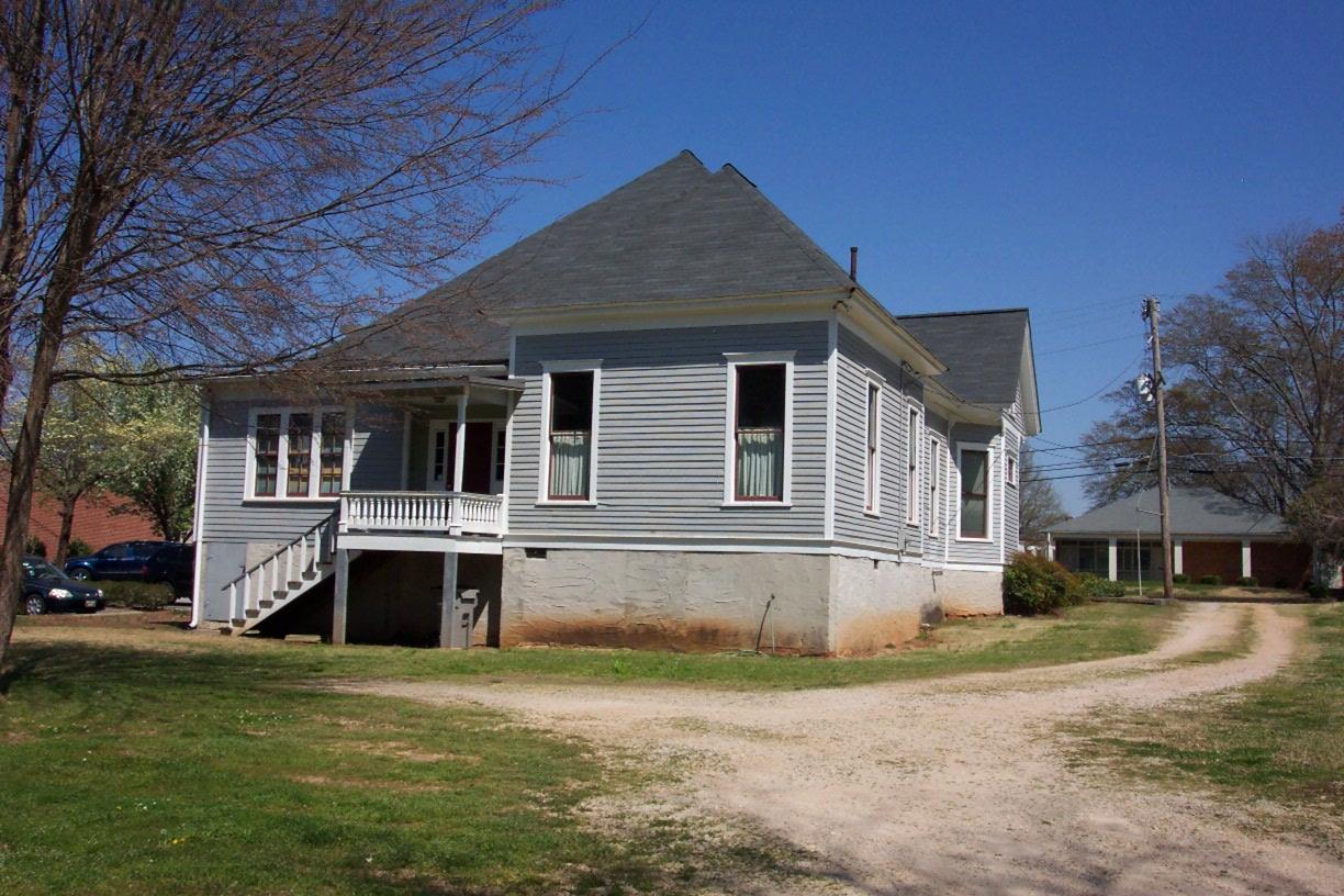 312 S Lewis St, Lagrange, GA 30240 photo 2