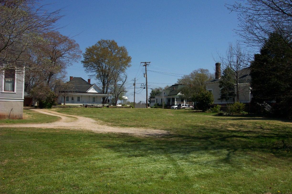 312 S Lewis St, Lagrange, GA 30240 photo 4