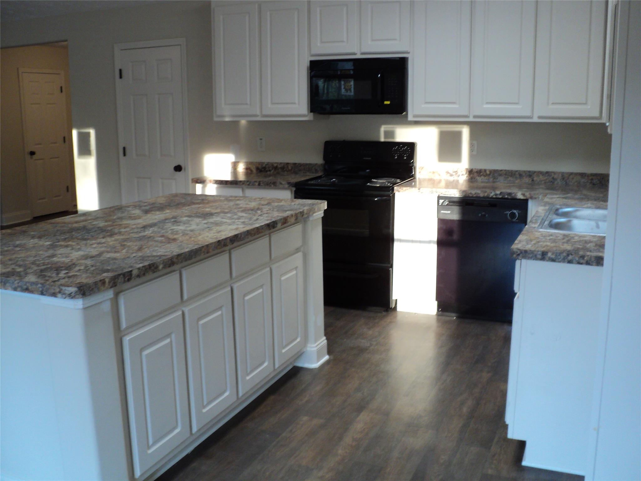 220 Falling Leaf Ln, Winder, GA 30680 photo 7