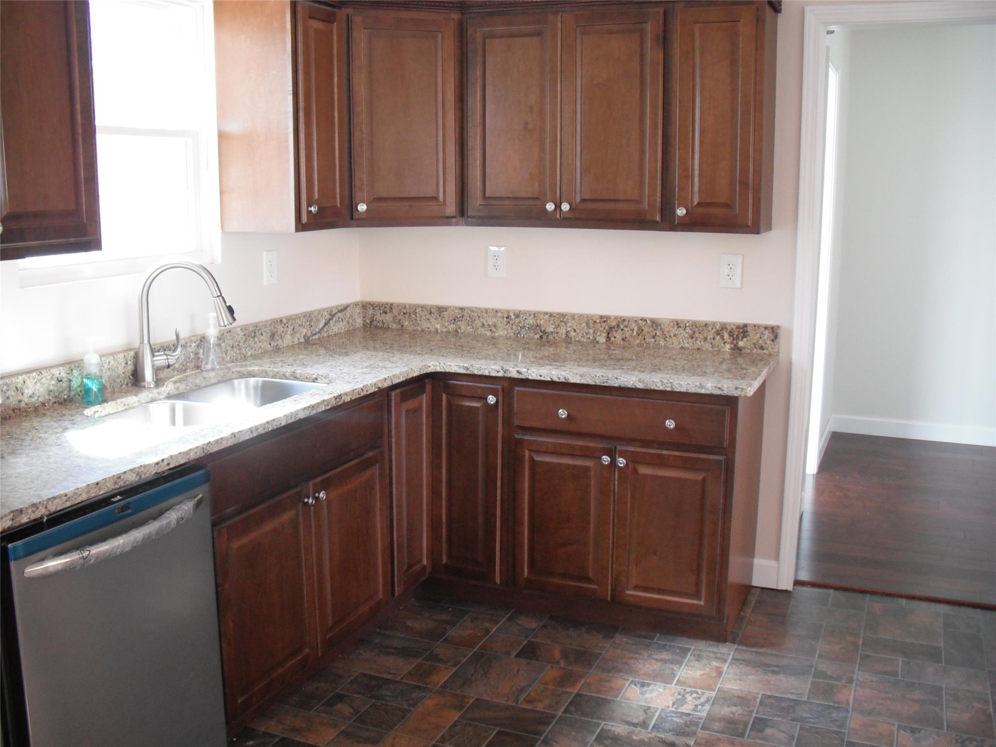 2224 Thicket Ct, Suwanee, GA 30024 photo 3