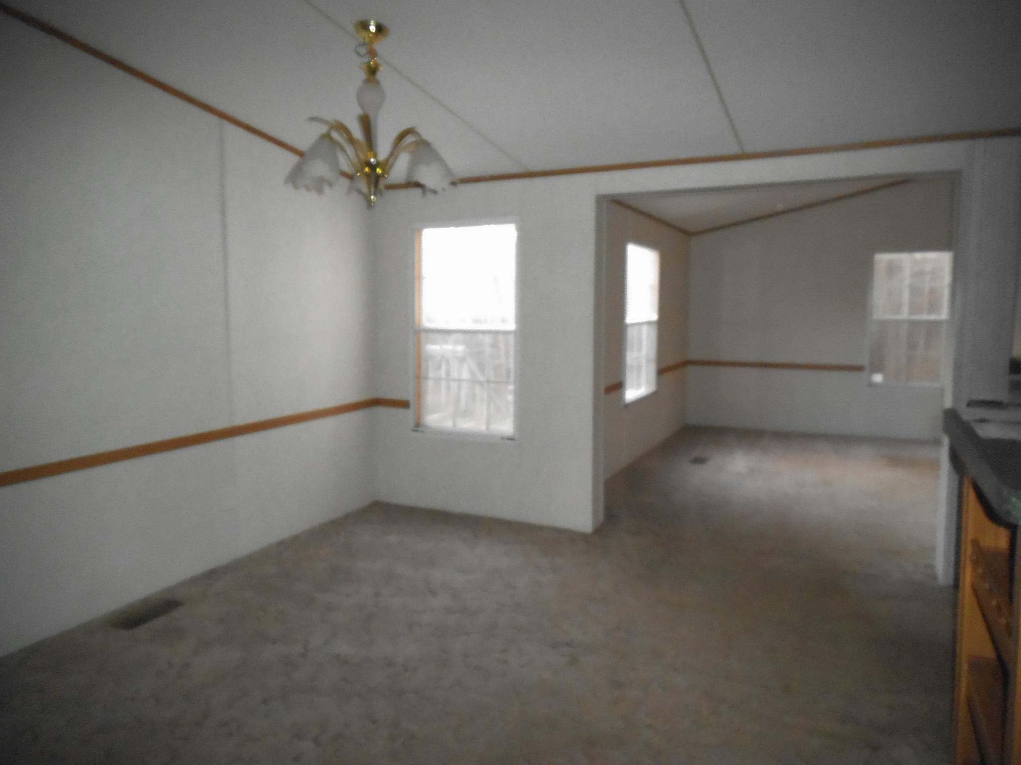 647 Hunters Creek Rd, Toccoa, GA 30577 photo 4