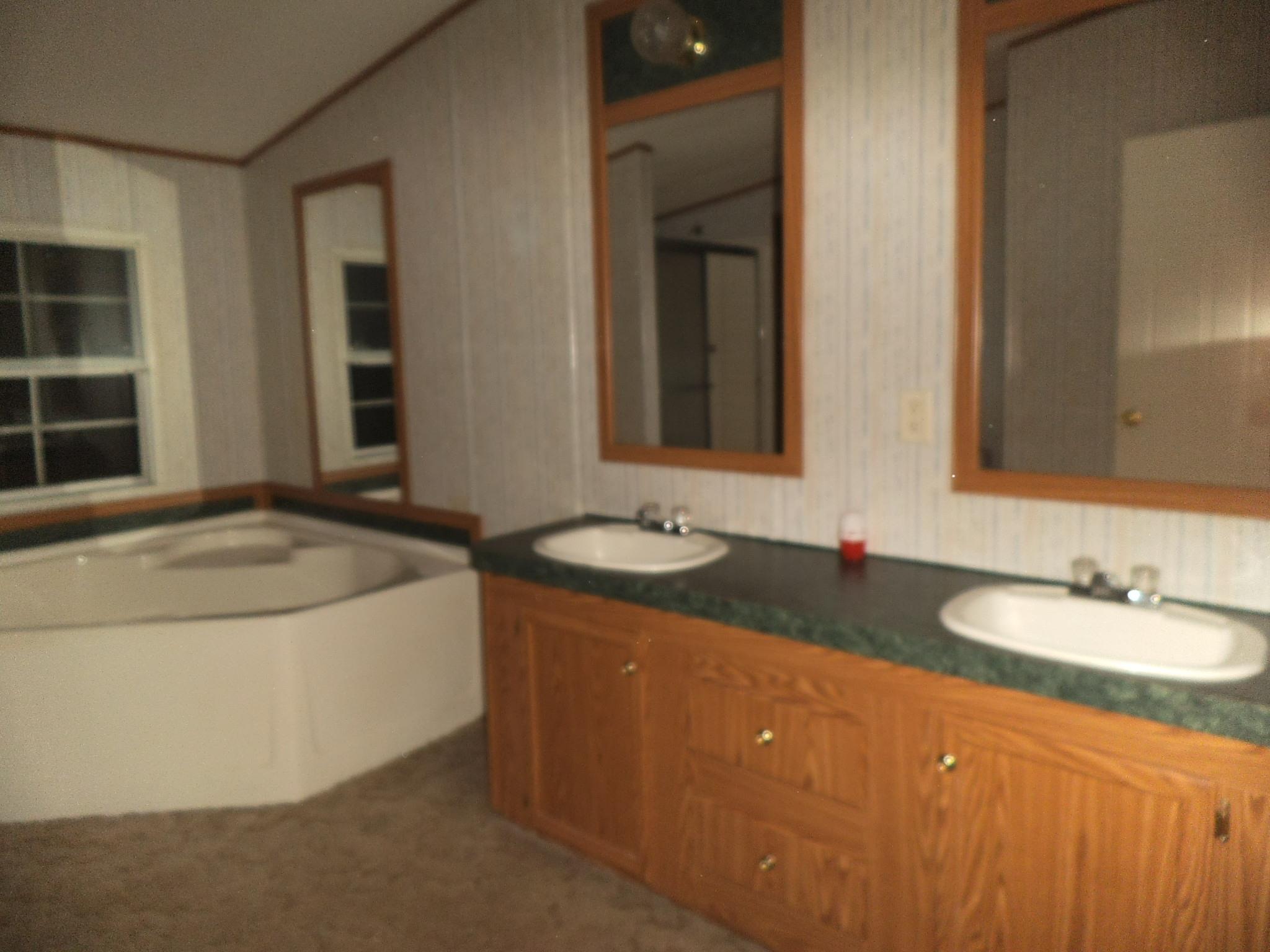 647 Hunters Creek Rd, Toccoa, GA 30577 photo 9