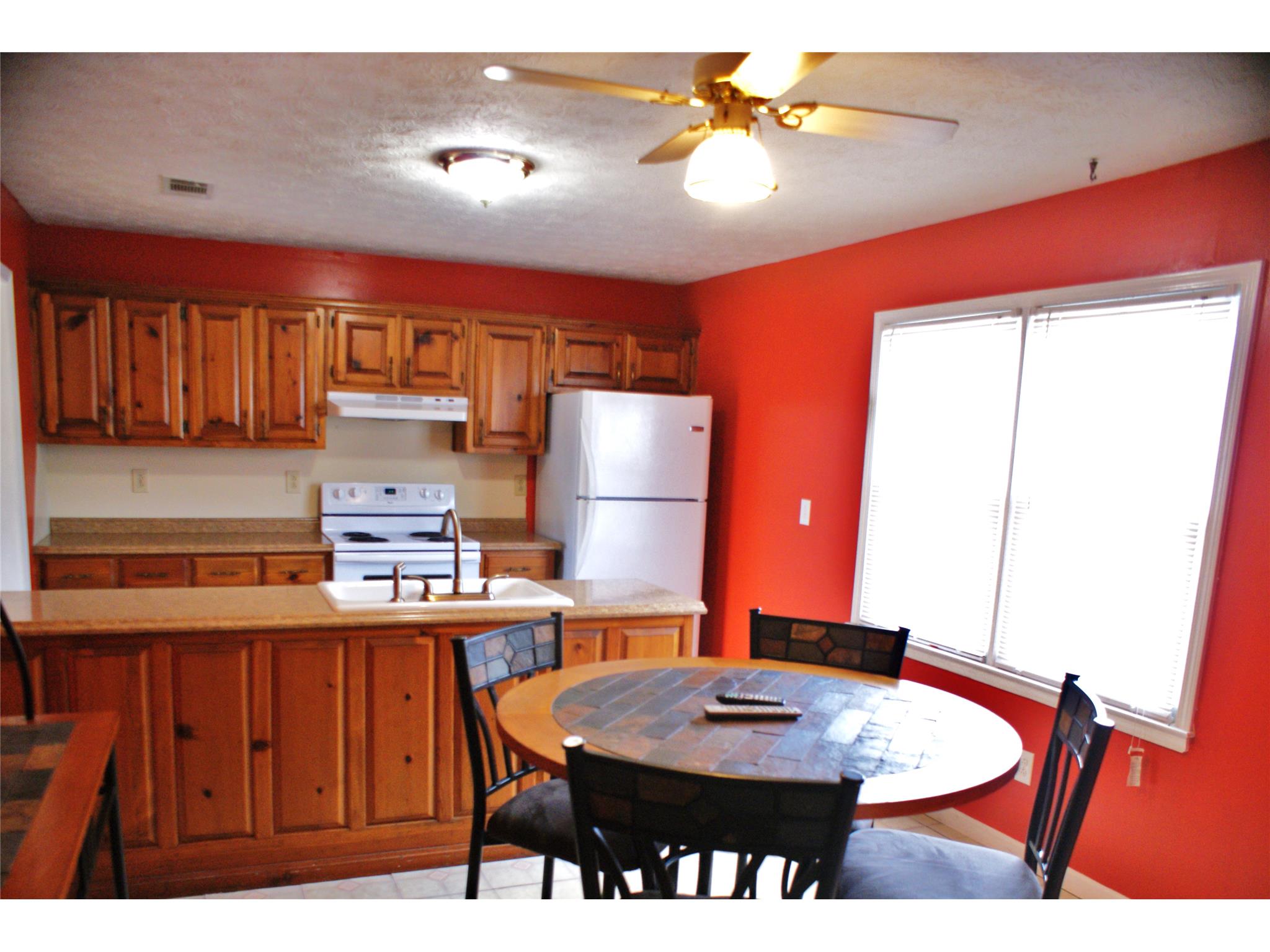 70 Riverbend Dr, Covington, GA 30014 photo 3