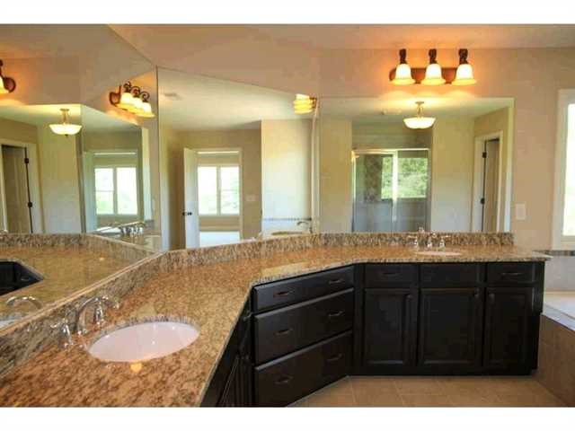 195 Patrick Cir, Suwanee, GA 30024 photo 17