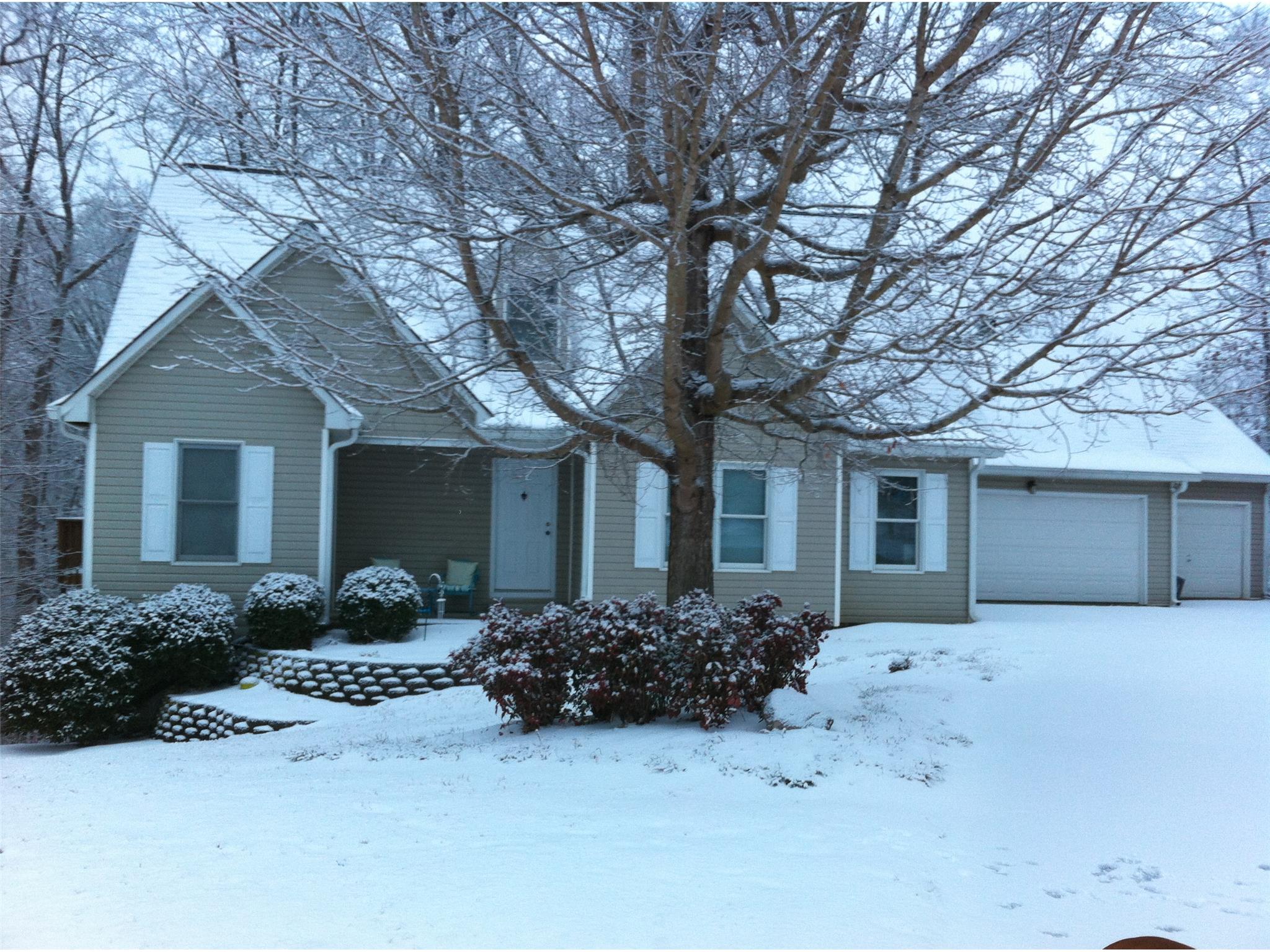 1634 Riverstone Ct, Suwanee, GA 30024 photo 1