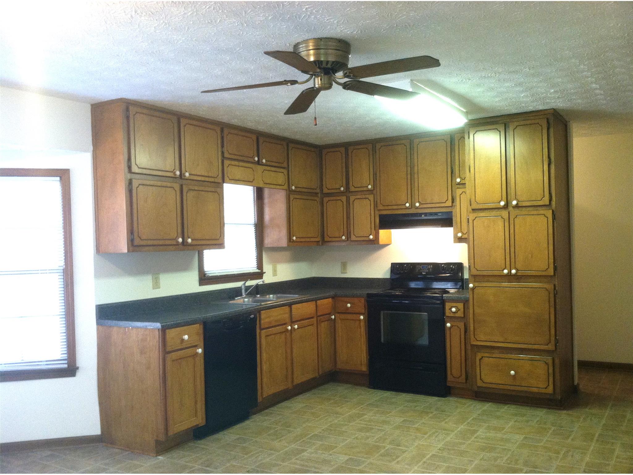 211 Farmbrook Pkwy, Stockbridge, GA 30281 photo 6