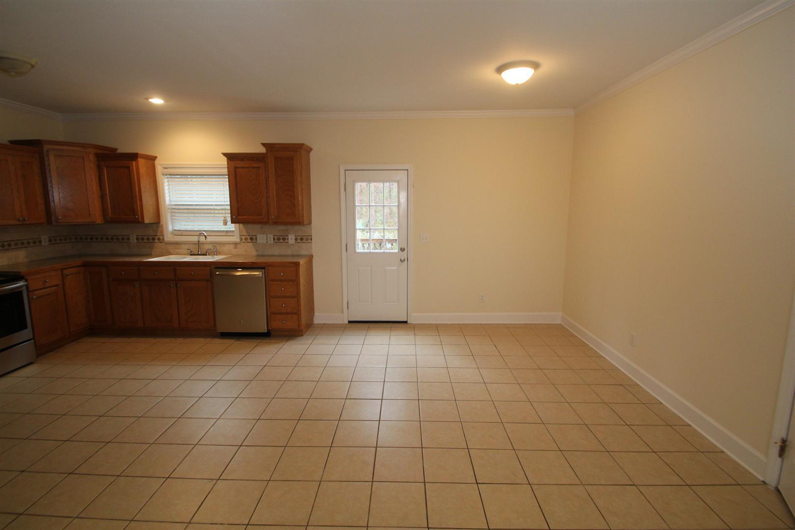 107 Thomas Ct, Sylvester, GA 31791 photo 3