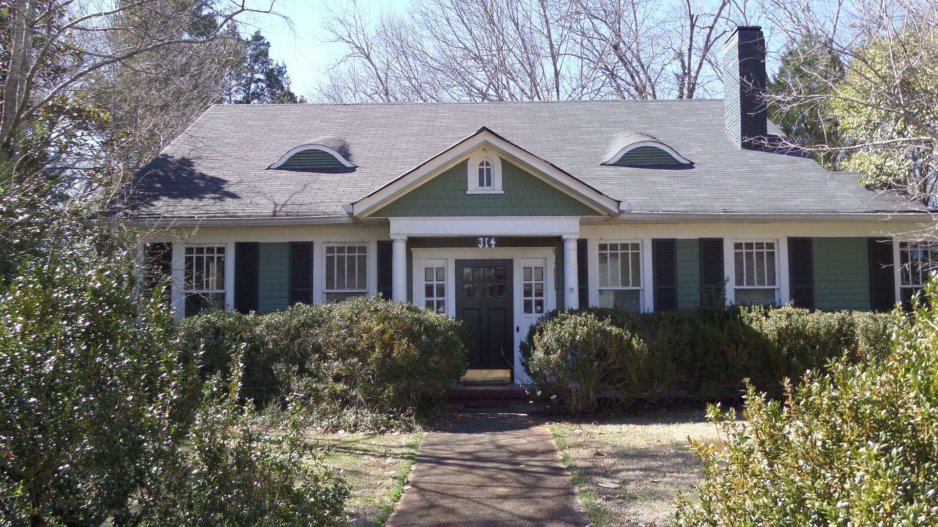 314 Park Ave, Lagrange, GA 30240 photo 1