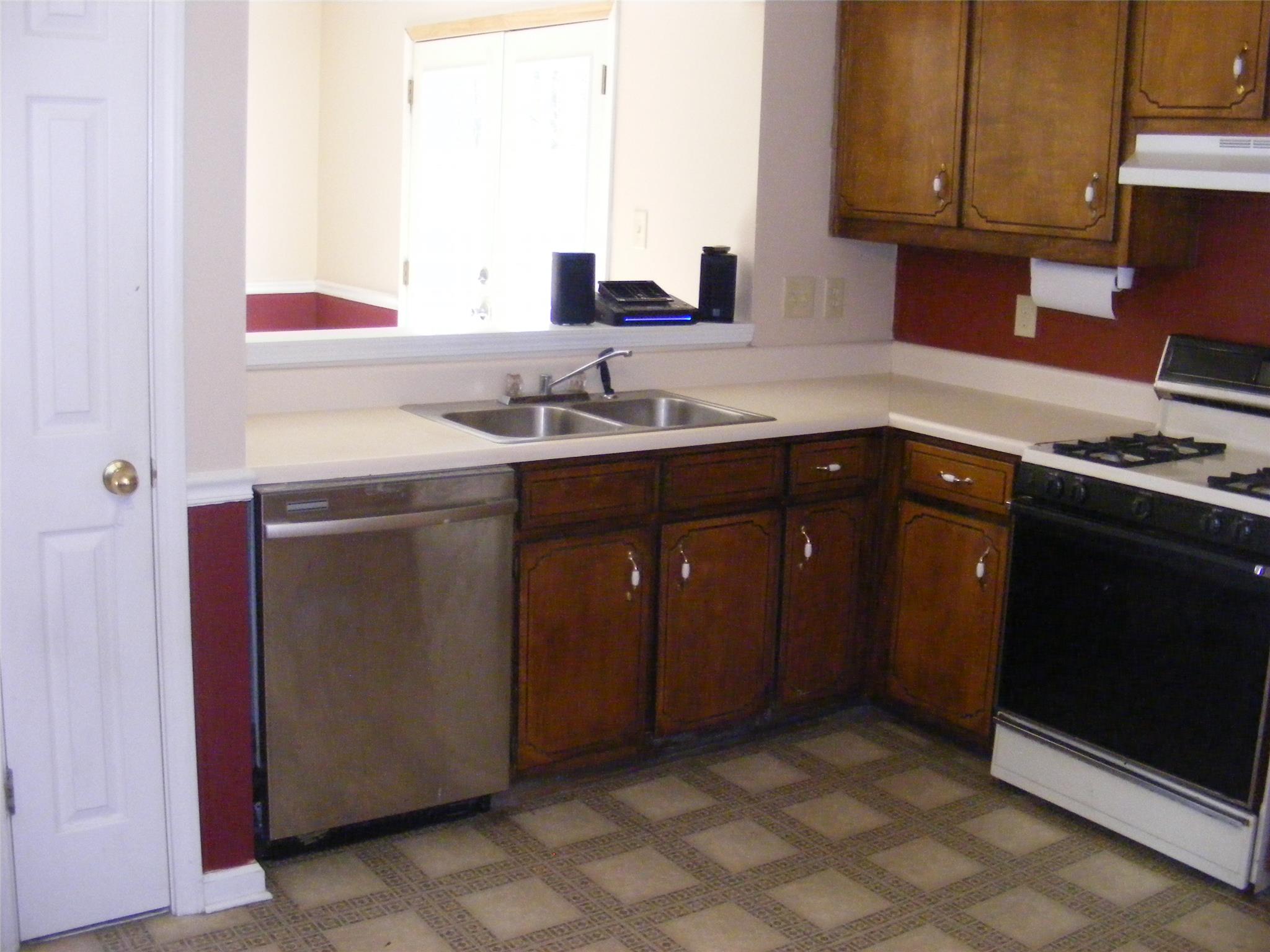 213 Lisa Ct, Hampton, GA 30228 photo 3