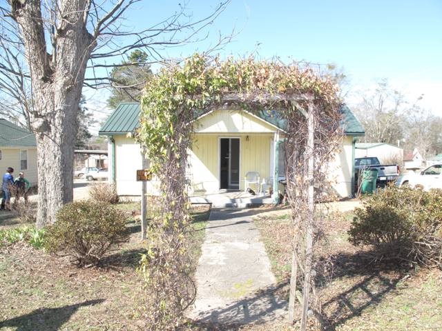 305 Barber St, Commerce, GA 30529 photo 2