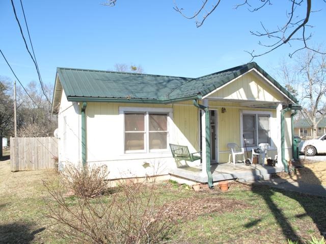 305 Barber St, Commerce, GA 30529 photo 1