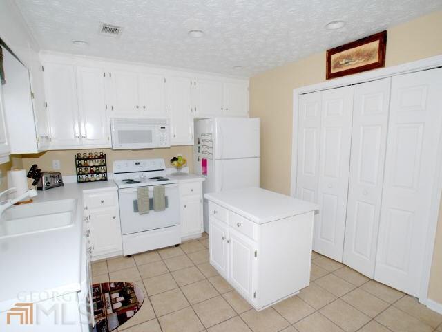 1700 Hazel Cir, Monroe, GA 30656 photo 2