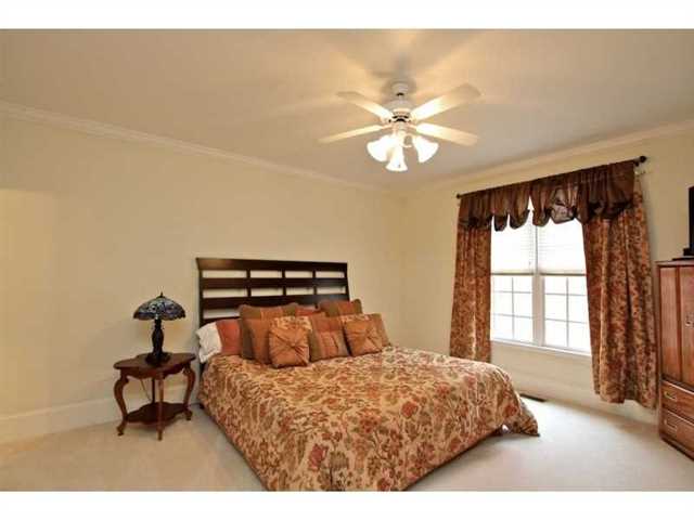 6730 Hempstead Ct, Suwanee, GA 30024 photo 12