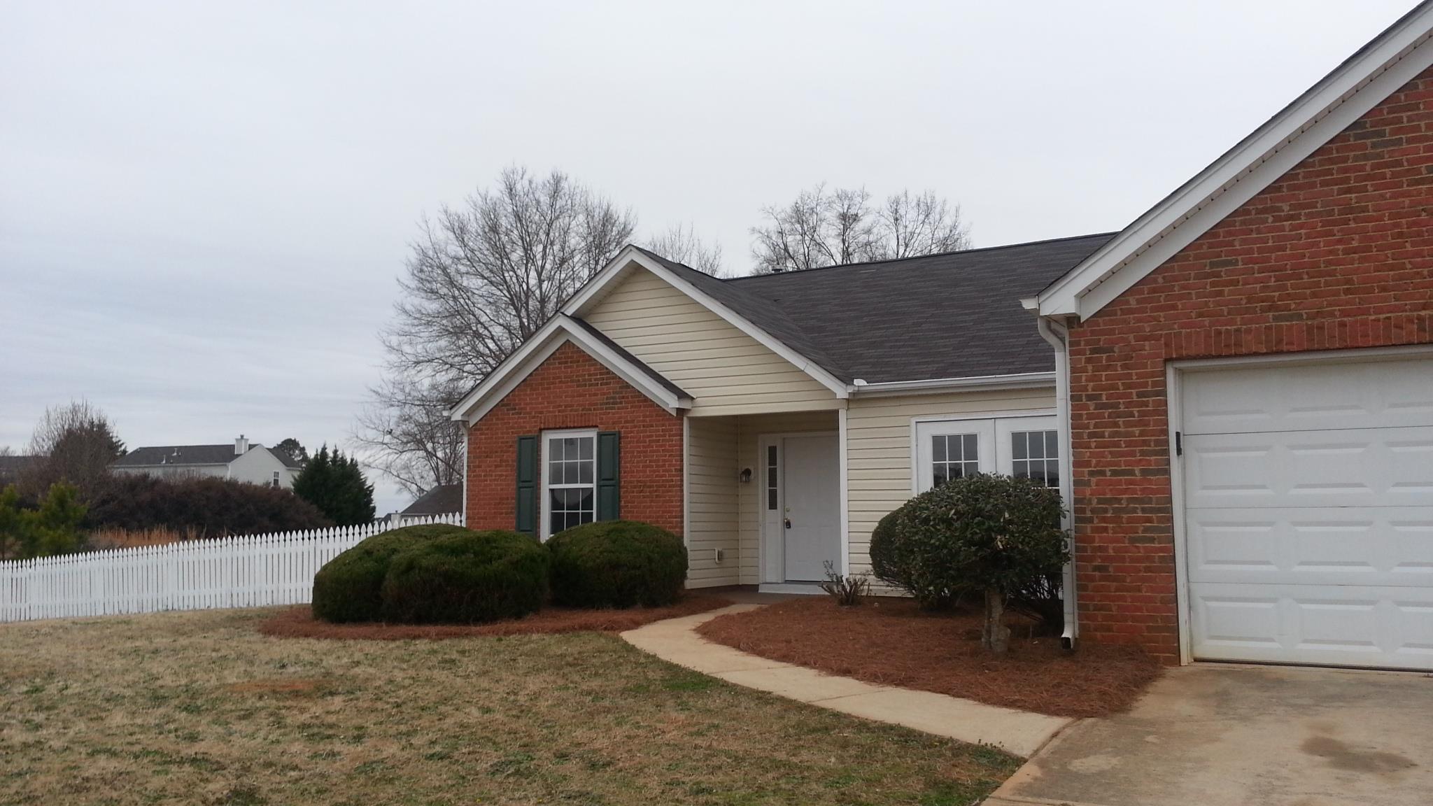 1007 Riverclift Dr, Covington, GA 30016 photo 2