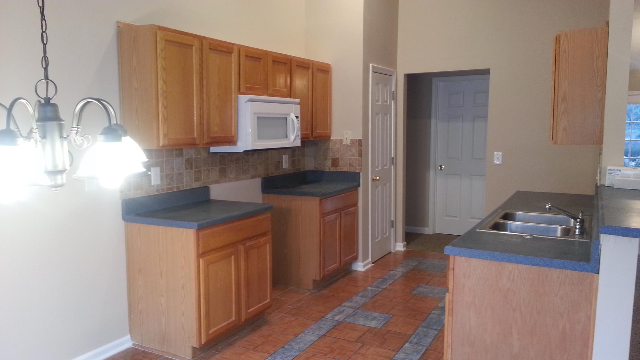 1007 Riverclift Dr, Covington, GA 30016 photo 11