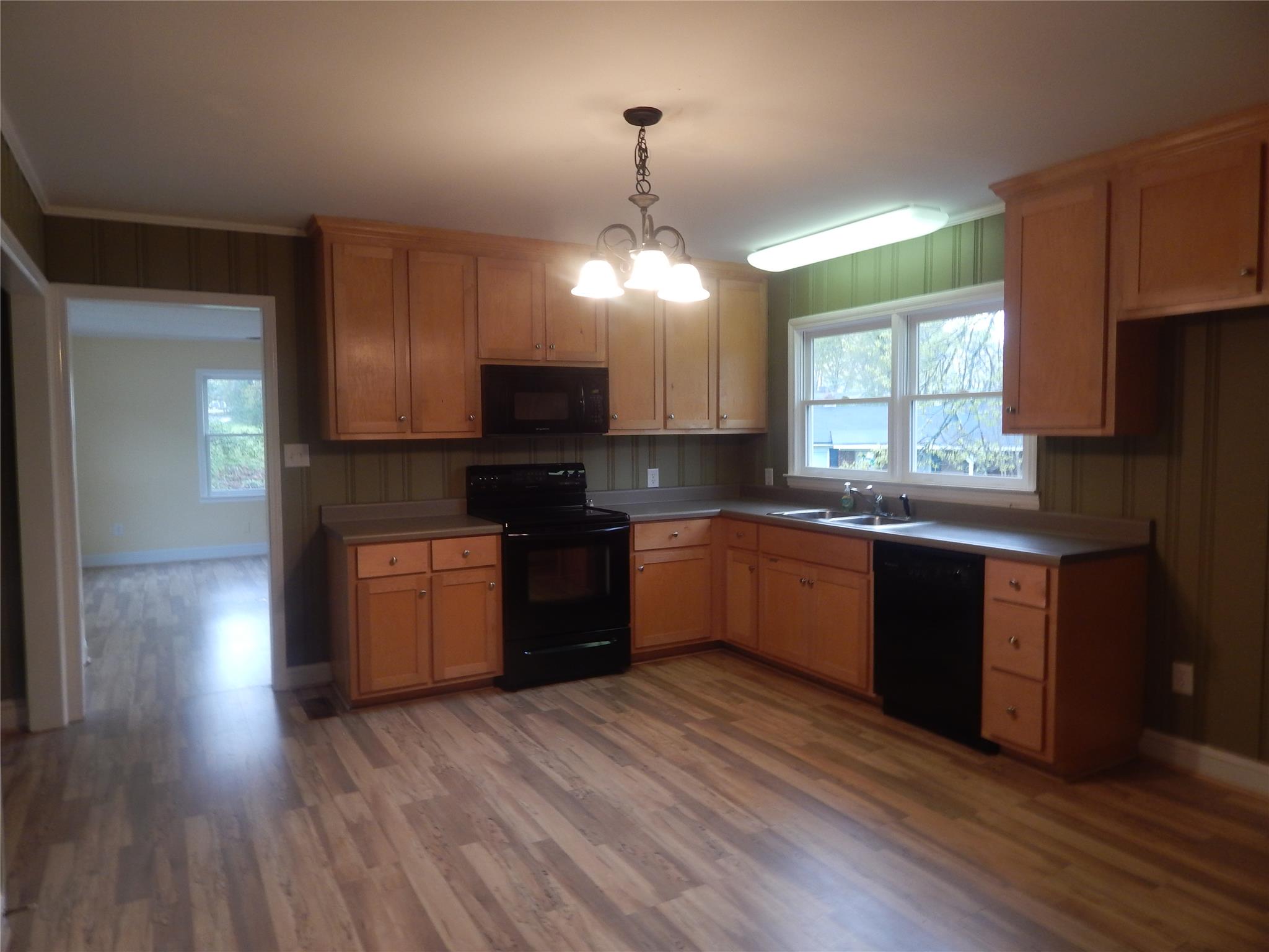 70 Hood St, Commerce, GA 30529 photo 13