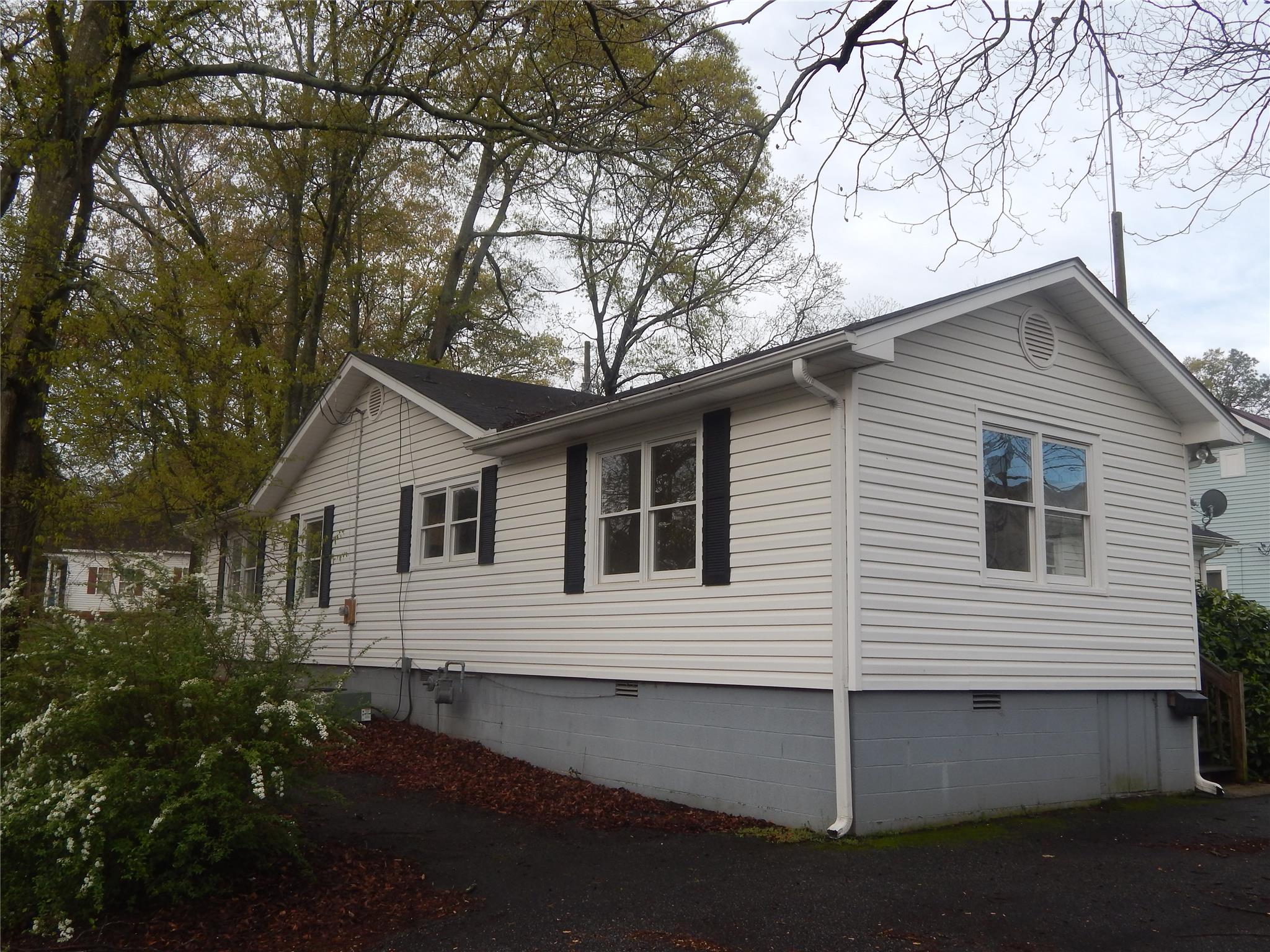 70 Hood St, Commerce, GA 30529 photo 3