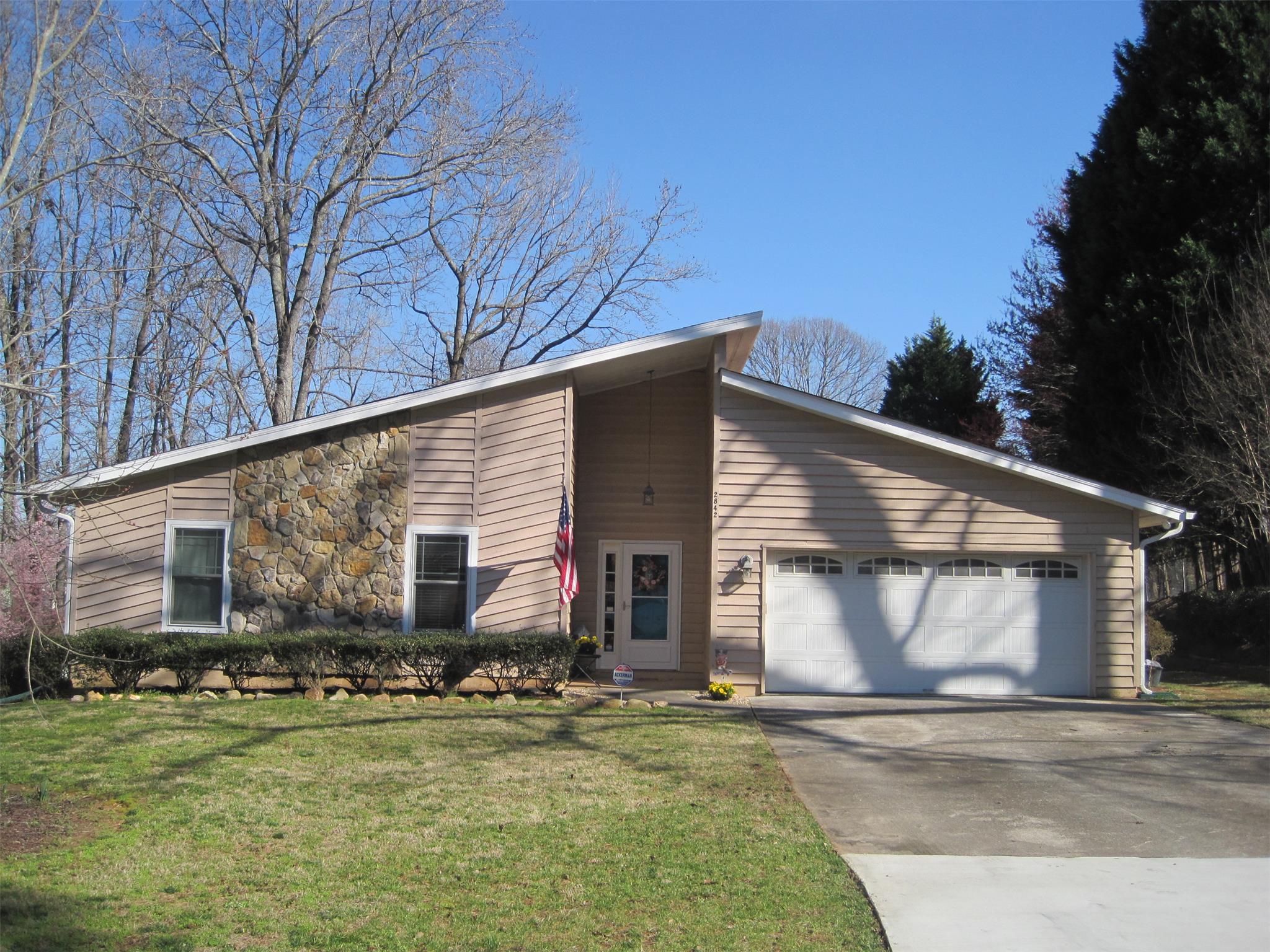 2842 E Mount Tabor Cir, Duluth, GA 30096 photo 1