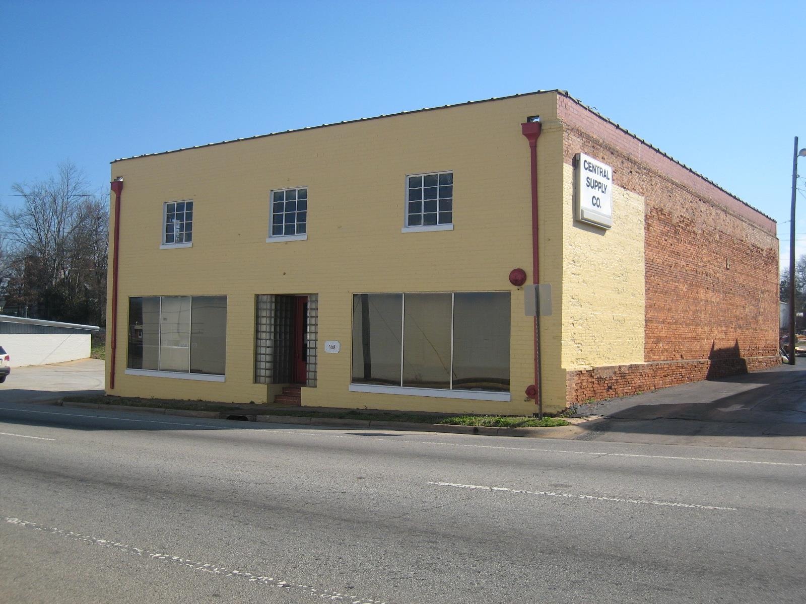 308 N Center St, Thomaston, GA 30286 photo 4