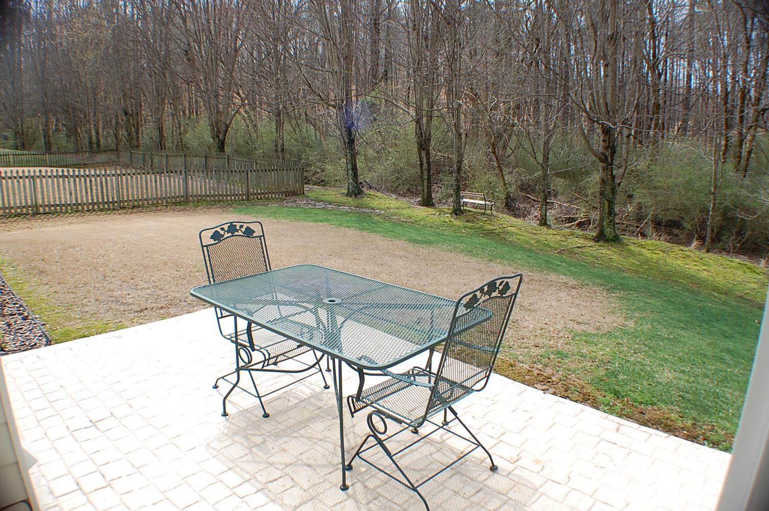 3660 Mcclure Woods Dr, Duluth, GA 30096 photo 2