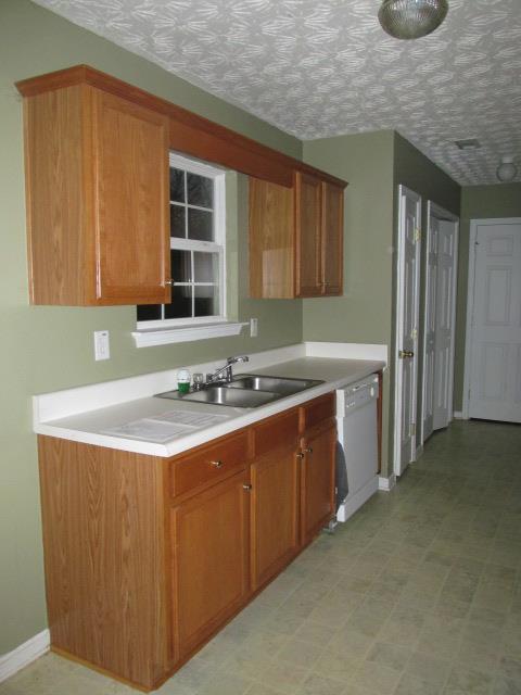 32 Savannah Place Dr, Lagrange, GA 30240 photo 2
