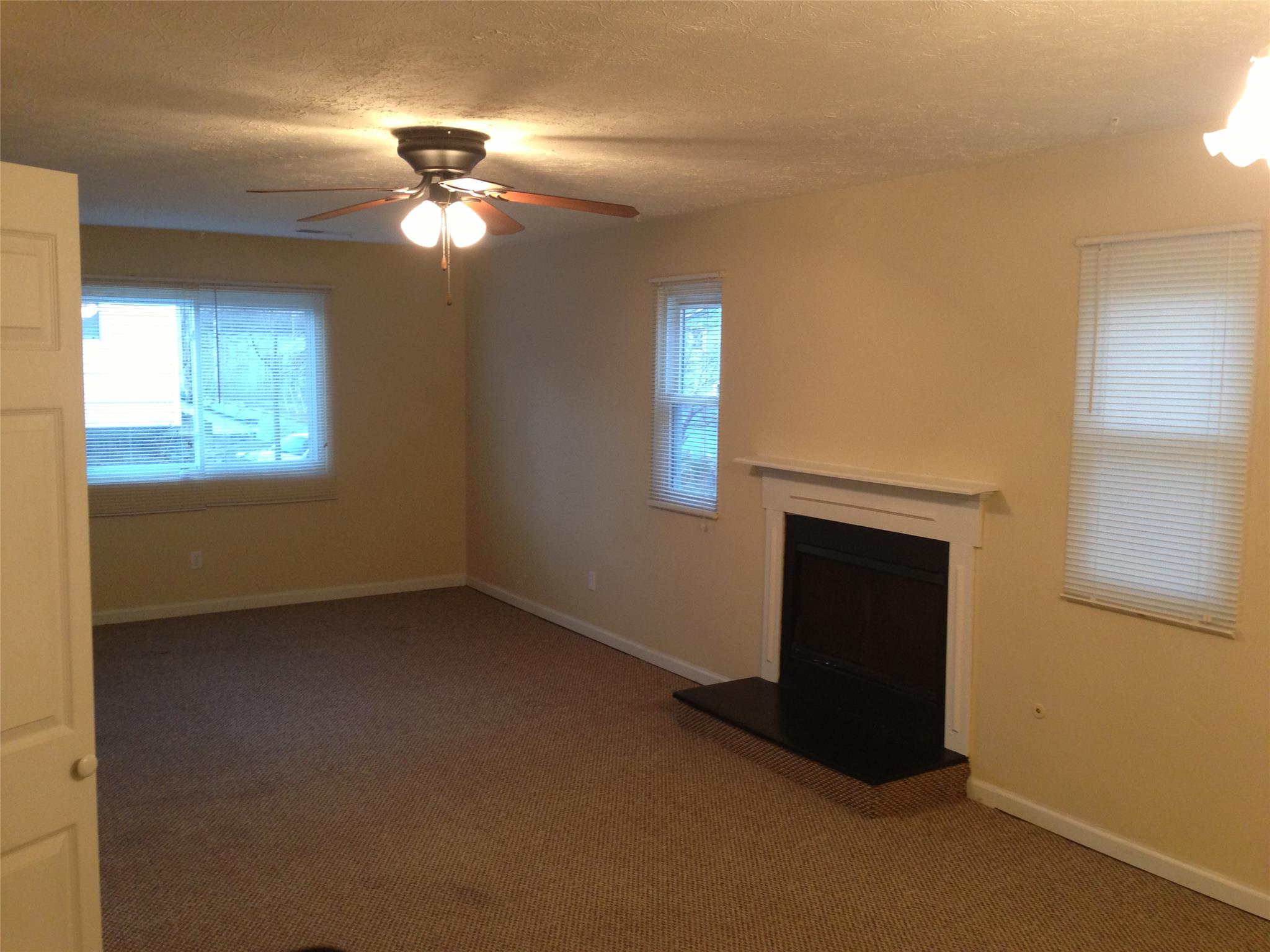 908 3rd St, Stone Mountain, GA 30083 photo 4