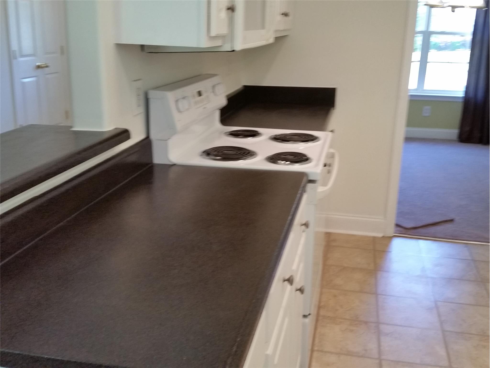 122 Lambdin Cir, Barnesville, GA 30204 photo 4