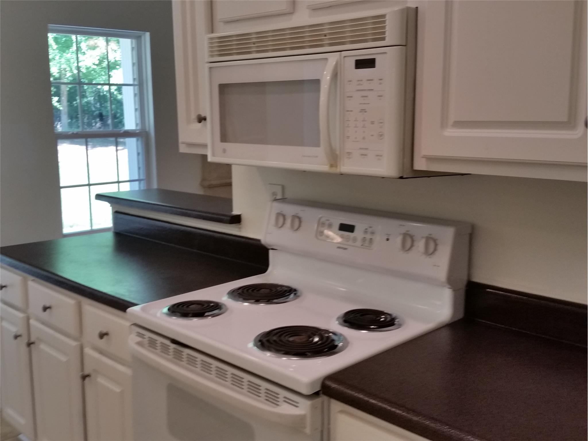 122 Lambdin Cir, Barnesville, GA 30204 photo 6