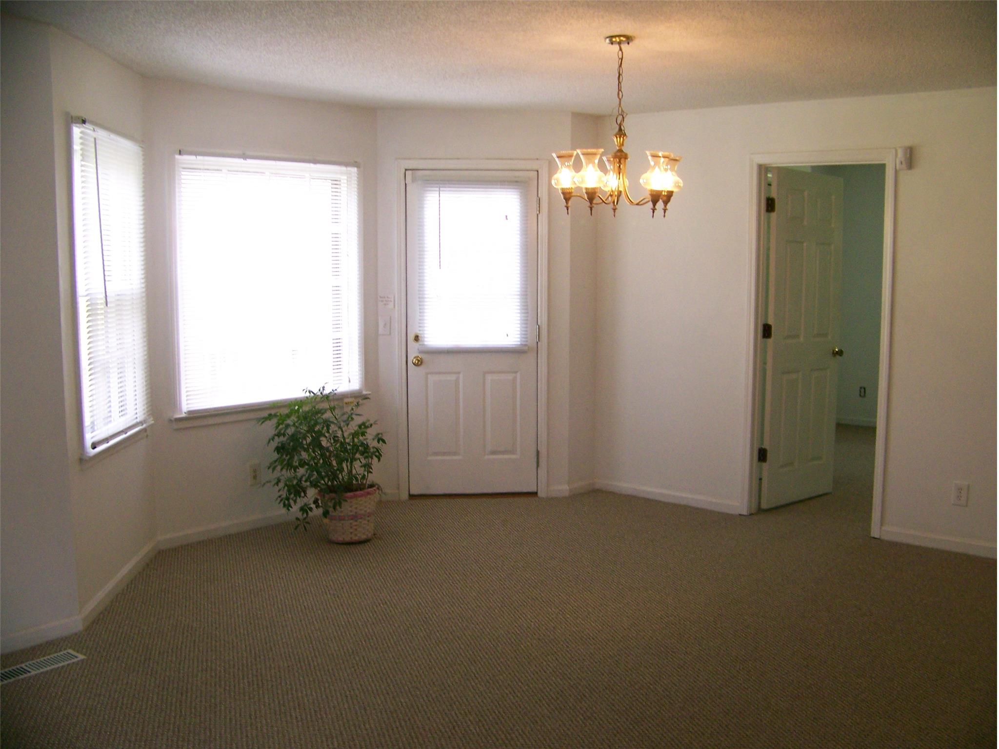 648 Longview St, Carrollton, GA 30117 photo 2