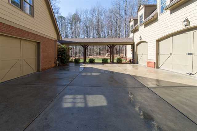 9790 Farmbrook Ln, Alpharetta, GA 30022 photo 2
