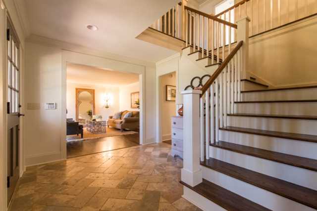 9790 Farmbrook Ln, Alpharetta, GA 30022 photo 4