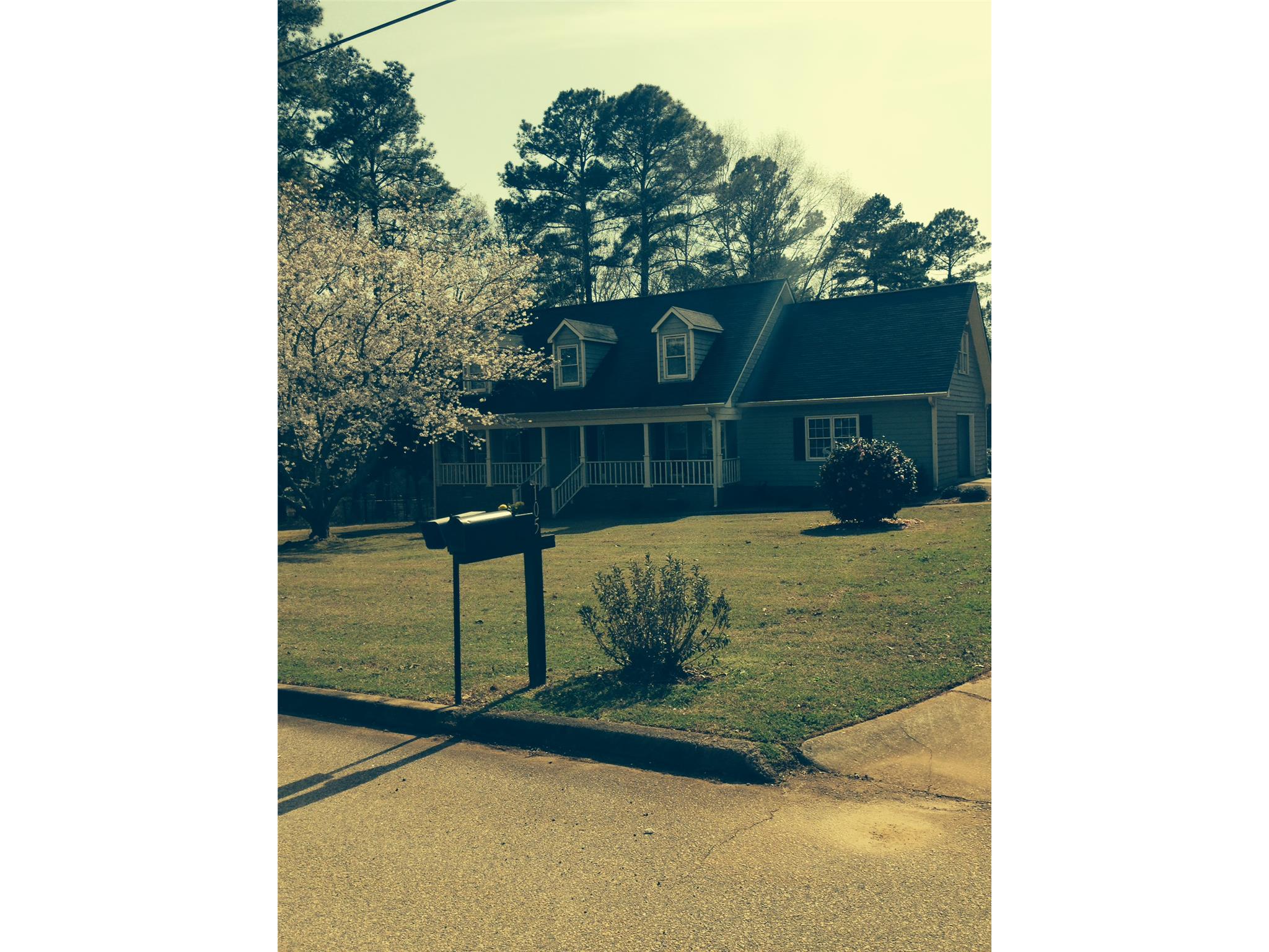 105 Sturbridge Dr, Lagrange, GA 30240 photo 1