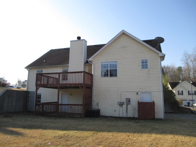 3229 Sharp Creek Ln, Buford, GA 30519 photo 2