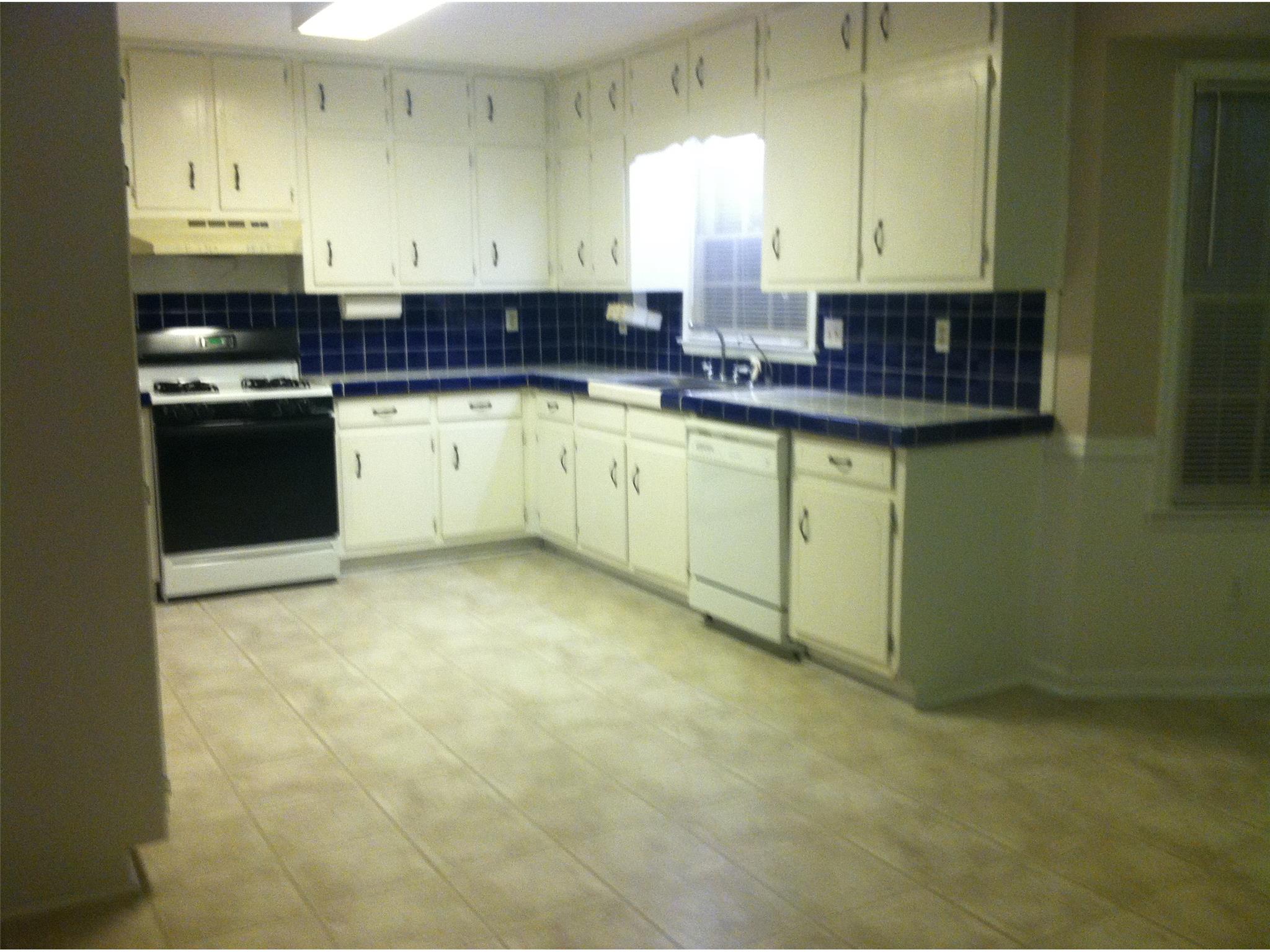 4827 Bexley Dr, Stone Mountain, GA 30083 photo 6