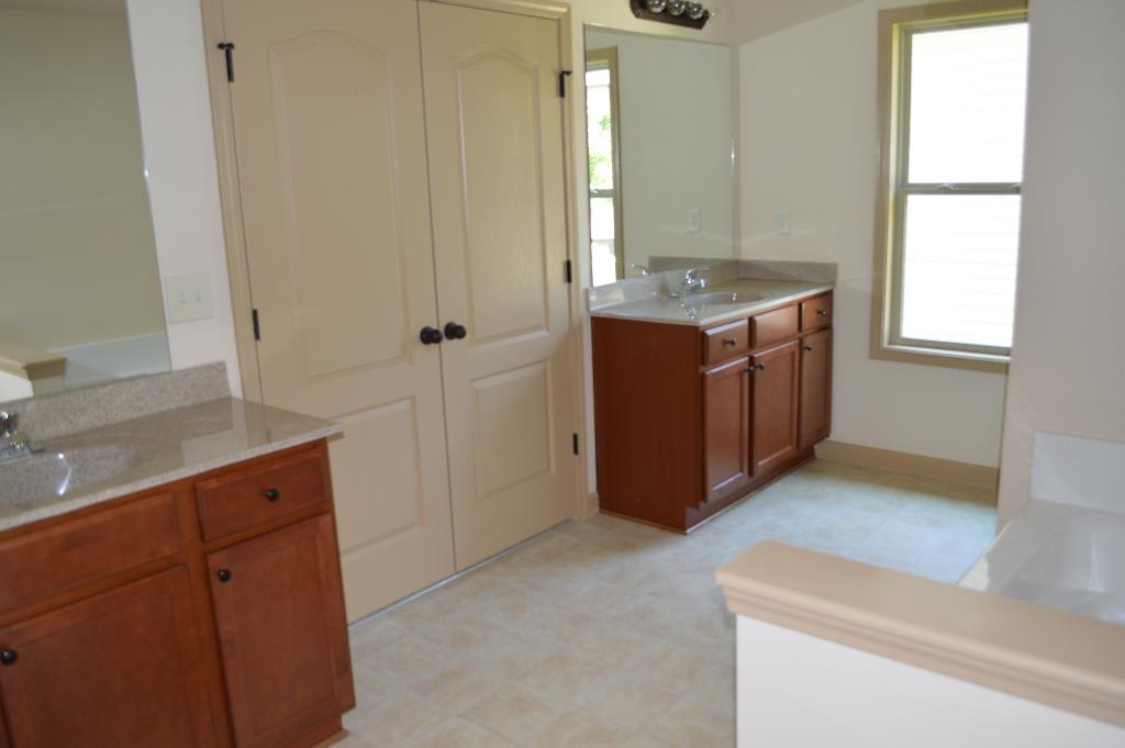 4282 Suwanee Mill Dr, Buford, GA 30518 photo 3