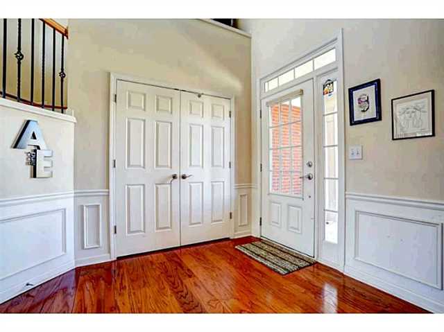 150 Hammersmith Dr, Suwanee, GA 30024 photo 2