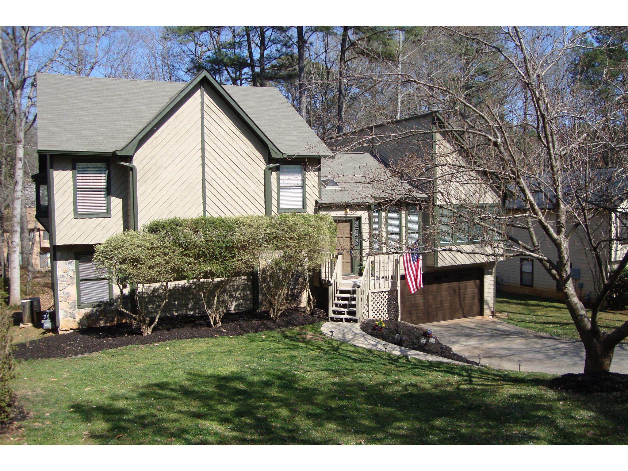 2820 Pine Cone Ln, Duluth, GA 30096 photo 2